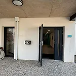 Bord De Avec Acces Plage, Piscine, Jacuzzi, 1 Chambre, Animaux Admis, Parking Inclus - Fr-1-194-253 *